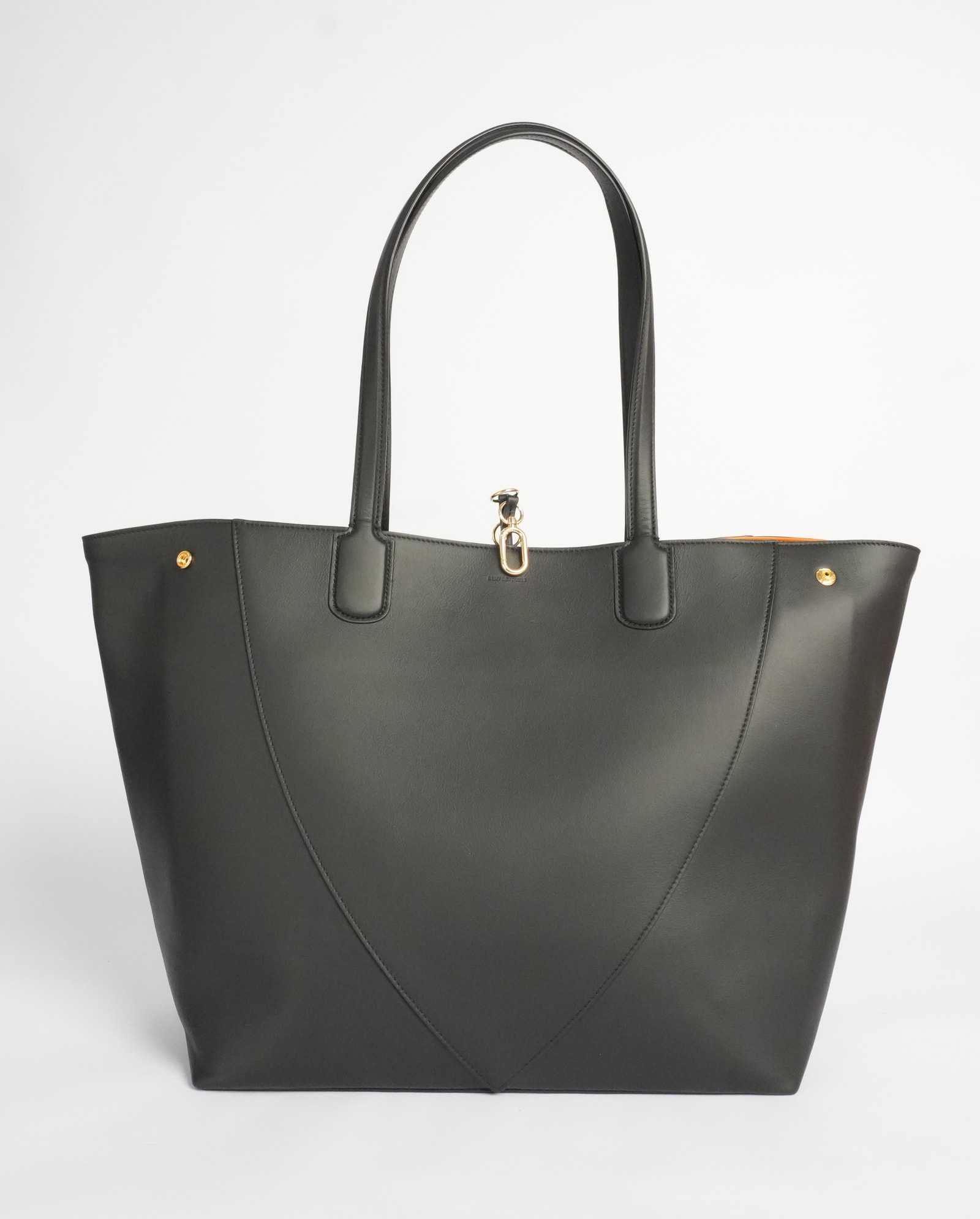 Black Atria Market Tote, full view.