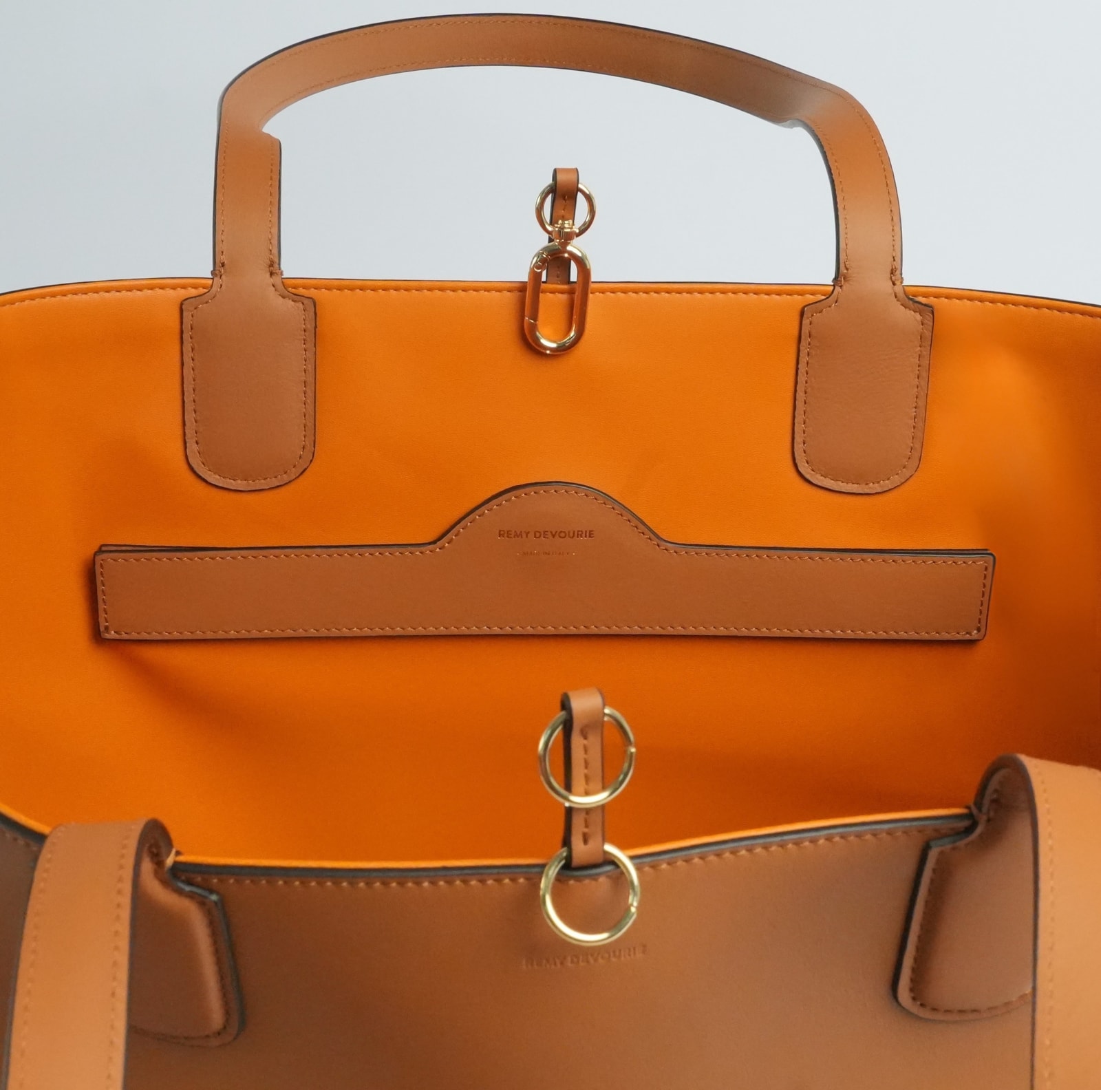 Cognac Atria Market Tote, interior pocket detail.