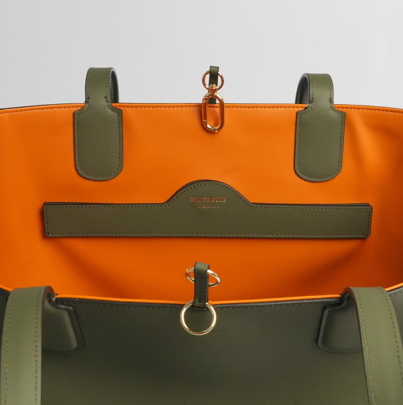 Grape Leaf Atria Market Tote, interior pocket detail.
